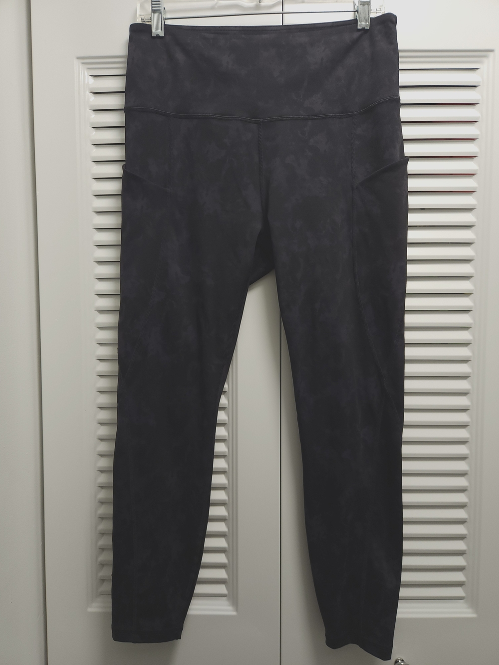 ODODOS Women's High Waisted Pocket Leggings Gray Marble Print Size Large